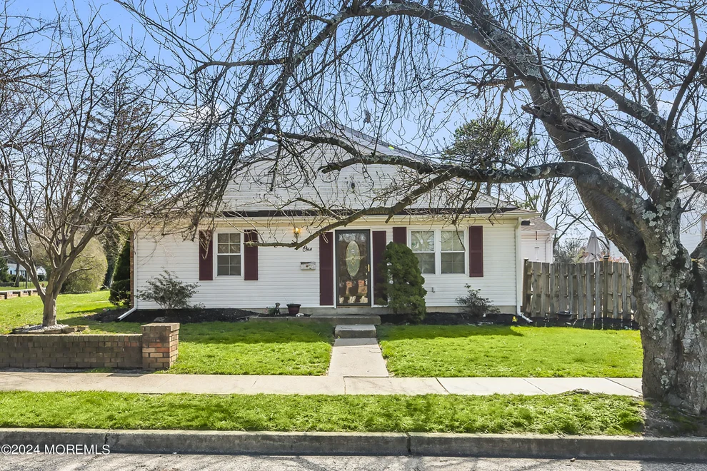 Unit for sale at 1 Kingsley Way, Freehold, NJ 07728