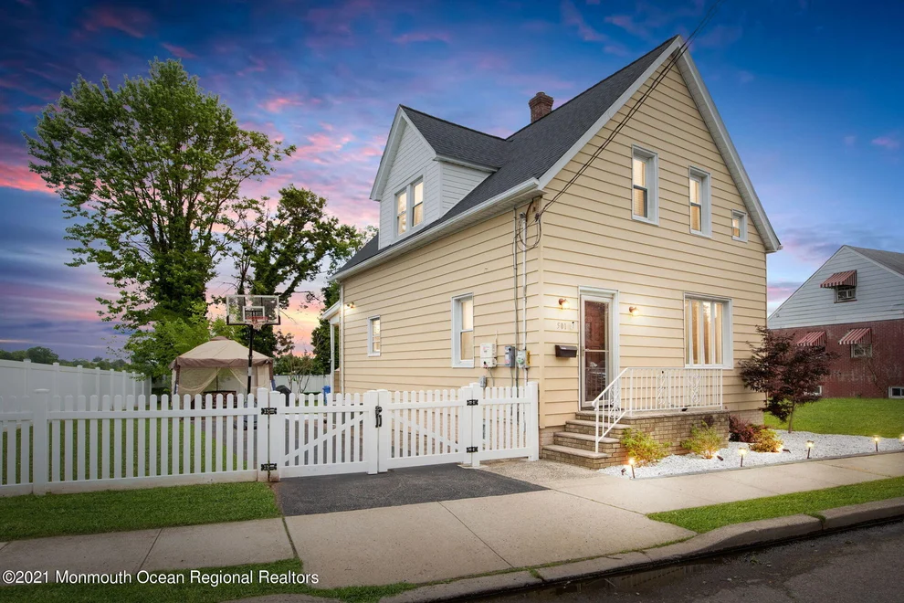 Unit for sale at 501 Bamford Avenue, Woodbridge, NJ 07095