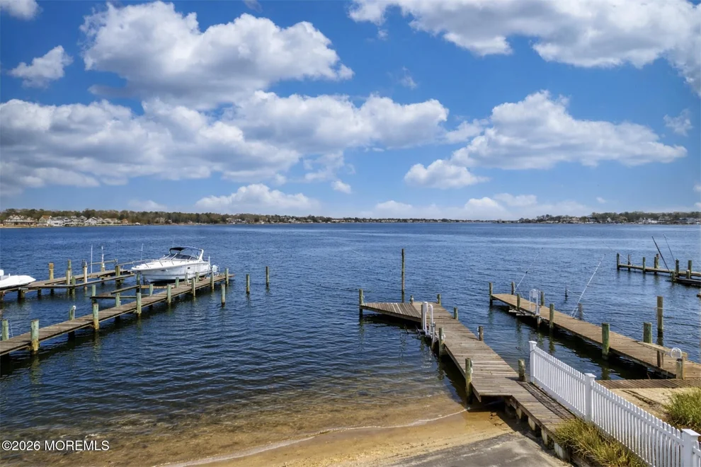 Unit for sale at 592 Kingfisher Circle, Brick, NJ 08723