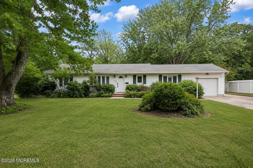 Unit for sale at 29 Highview Circle, Middletown, NJ 07748