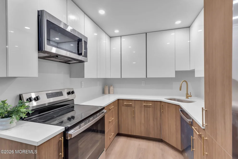 Unit for sale at 842E Inverness Court, Lakewood, NJ 08701