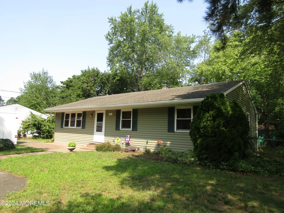 Unit for sale at 321 Cherokee Drive, Browns Mills, NJ 08015