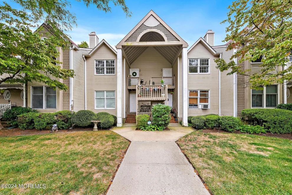 Unit for sale at 123 Northampton Drive, Holmdel, NJ 07733