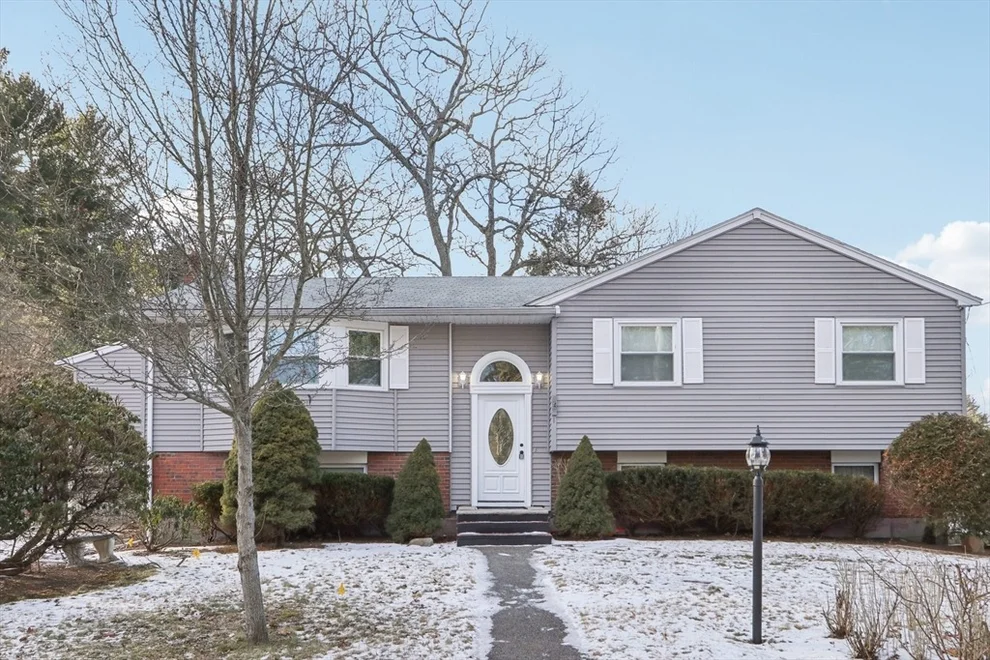 Unit for sale at 1 Willow St, Middleton, MA 01949