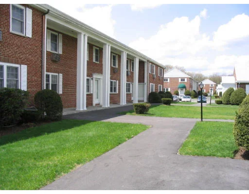 Unit for sale at 82 Emerson Gardens Rd, Lexington, MA 02420