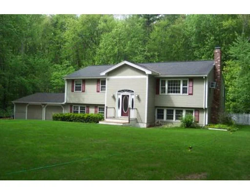 Unit for sale at 13 Babcock Dr, Northborough, MA 01532