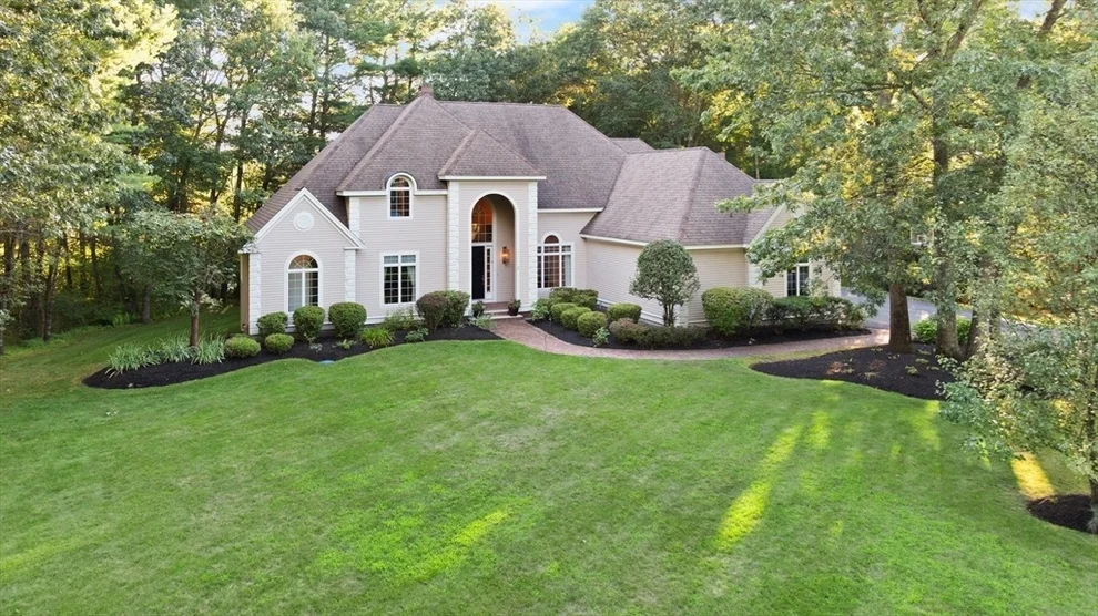 Unit for sale at 2 New Meadow Lane, Topsfield, MA 01983