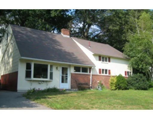 Unit for sale at 6 Braemore Rd, Natick, MA 01760