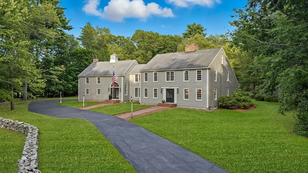Unit for sale at 14 Alderbrook Drive, Topsfield, MA 01983