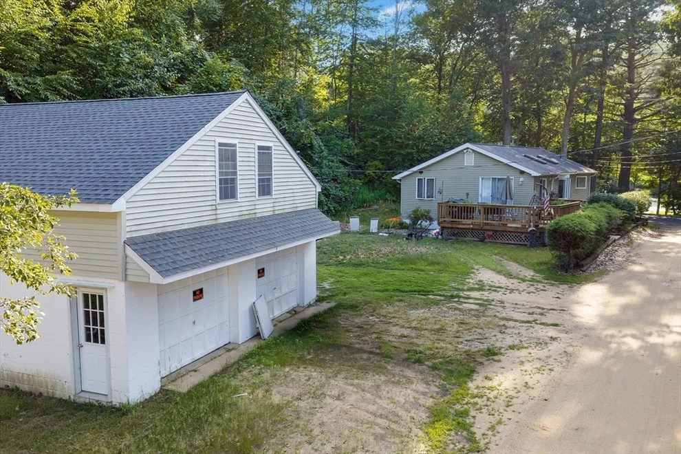 Unit for sale at 2 Roberts Park Rd, Holland, MA 01521