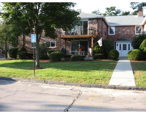 Unit for sale at 65 Fountain Ln, Weymouth, MA 02190