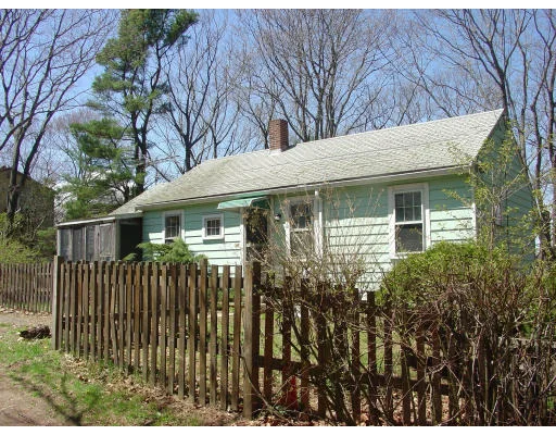 Unit for sale at 8 Lebaron Rd, Essex, MA 01929
