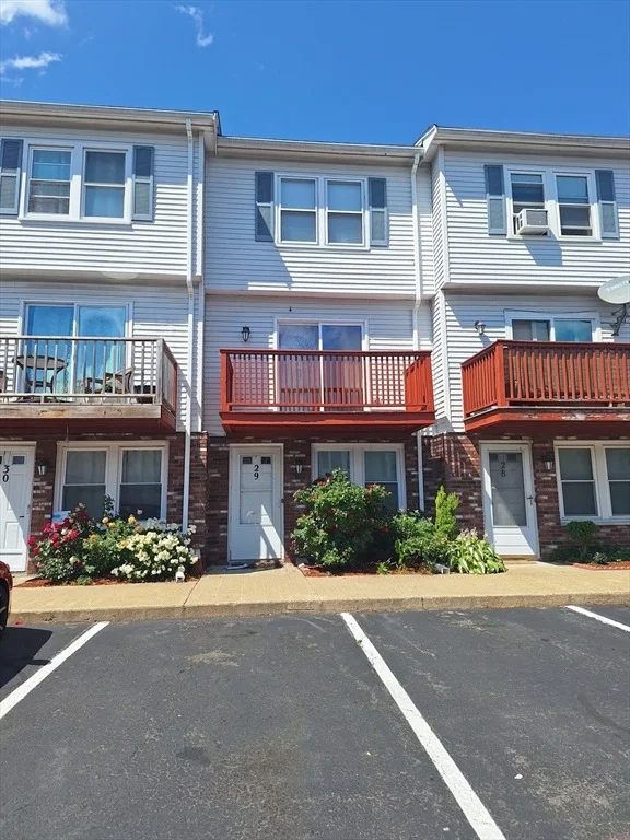 Unit for sale at 250 Congress Ave, Chelsea, MA 02150