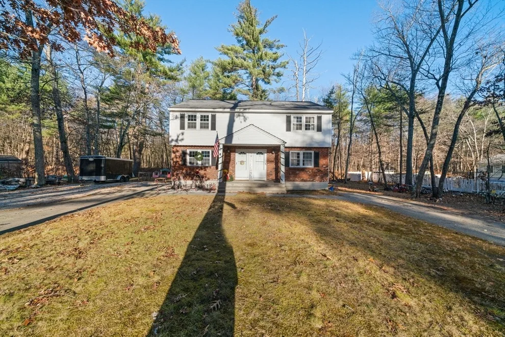 Unit for sale at 12 Shawnee Rd, Pepperell, MA 01463
