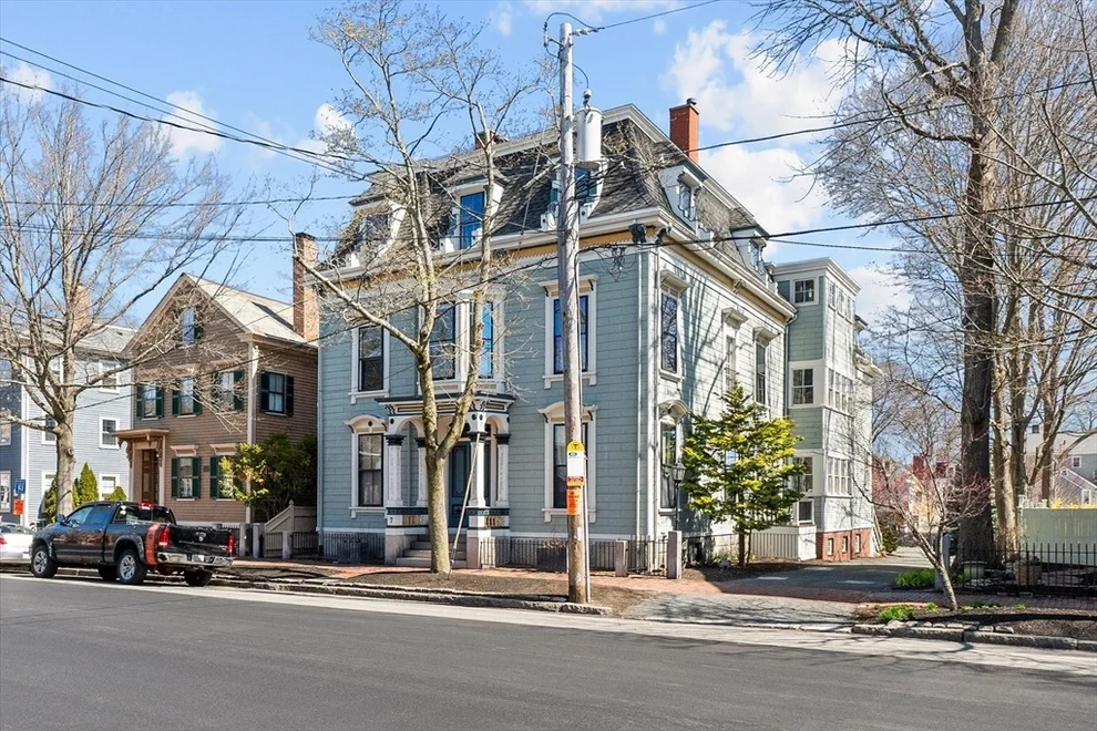 Unit for sale at 7 Winter St, Salem, MA 01970