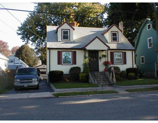 Unit for sale at 27 Beacon Blvd, Peabody, MA 01960