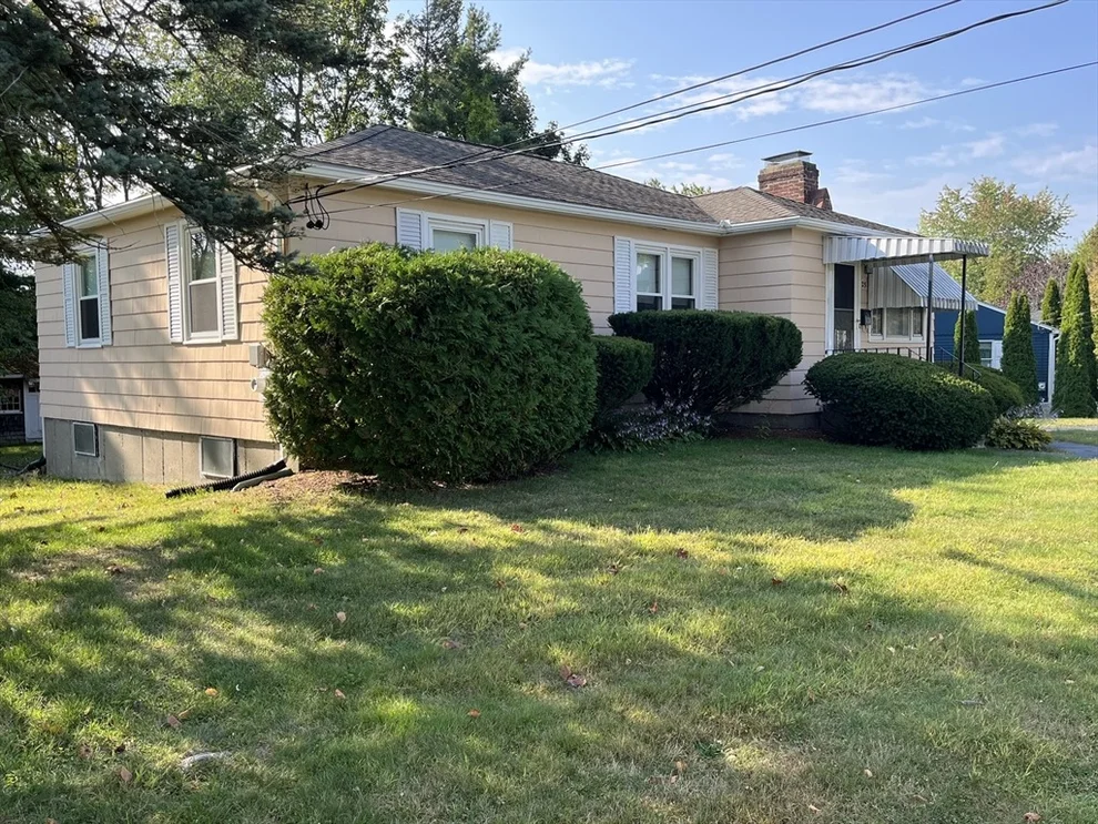 Unit for sale at 25 Harriet Ave, Shrewsbury, MA 01545