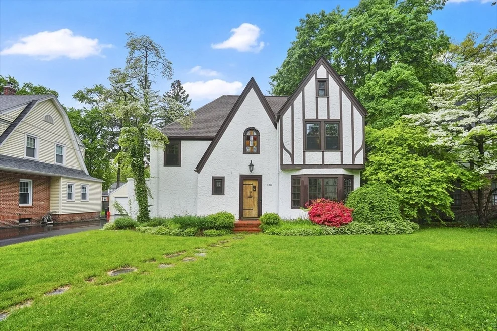 Unit for sale at 158 Wenonah Rd, Longmeadow, MA 01106