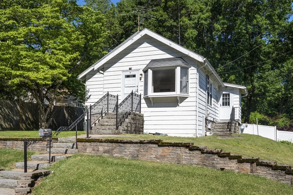 Unit for sale at 14 Saybrook Rd, Worcester, MA 01604
