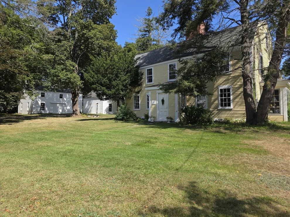 Unit for sale at 2 Elm St, Boxford, MA 01921