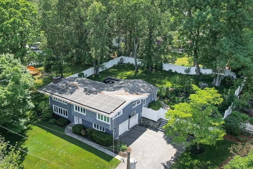 Unit for sale at 11 Carriage Lane, Winchester, MA 01890