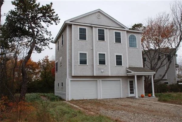 Photo of 7 Coulson Pratt Drive, Salisbury, MA 01952