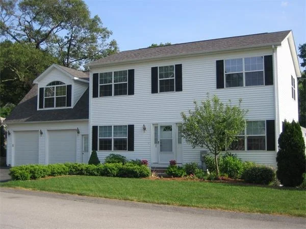 Unit for sale at 8 Autumn Ln, Weymouth, MA 02188