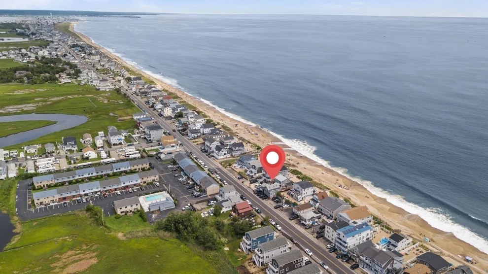 Unit for sale at 264 North End Blvd, Salisbury, MA 01952