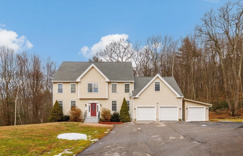 Unit for sale at 1 Crowl Hill Rd, Auburn, MA 01501