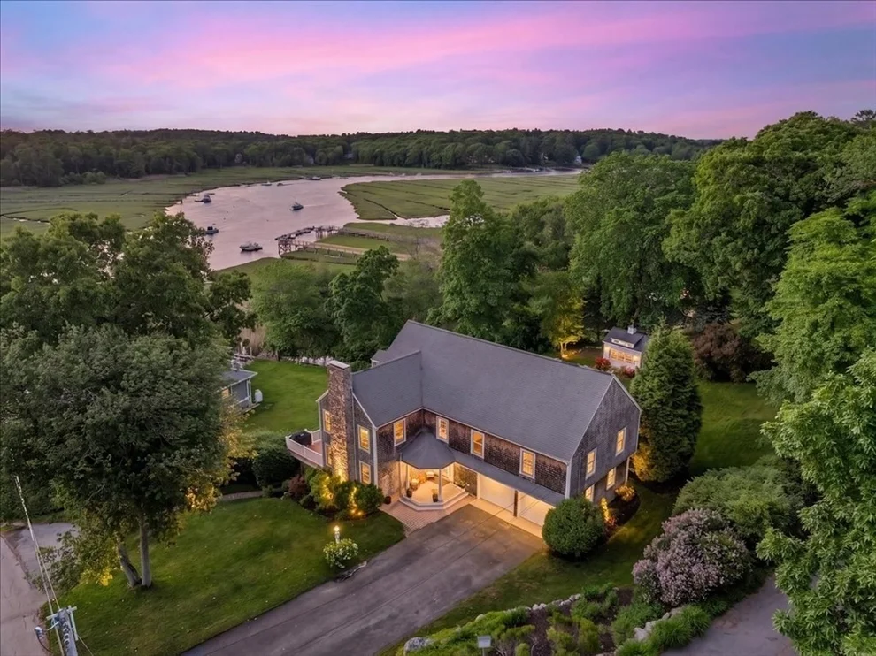 Unit for sale at 102 Riverside Circle, Marshfield, MA 02050