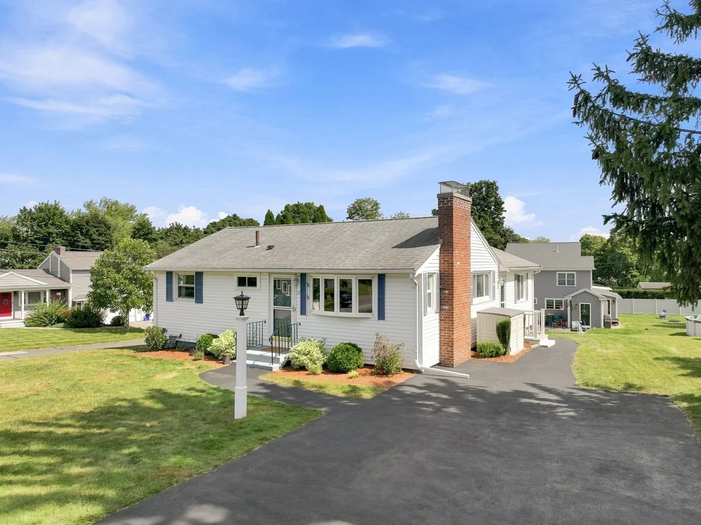 Unit for sale at 11 Marlboro Rd, Woburn, MA 01801