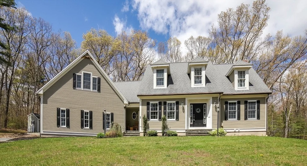 Unit for sale at 8 Alstead, Millbury, MA 01527