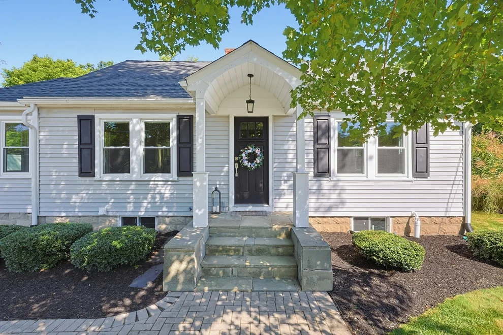 Unit for sale at 191 Whitins Rd, Sutton, MA 01590