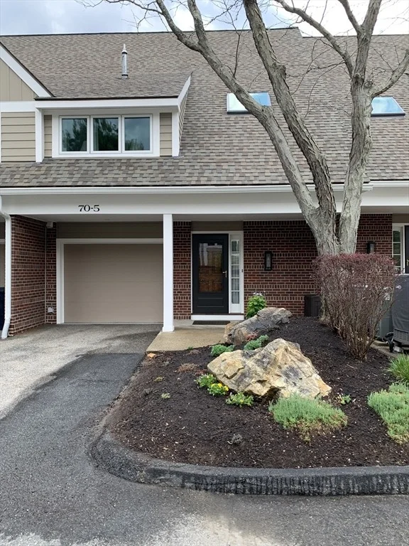 Unit for sale at 70-5 S Quinsigamond Ave, Shrewsbury, MA 01545