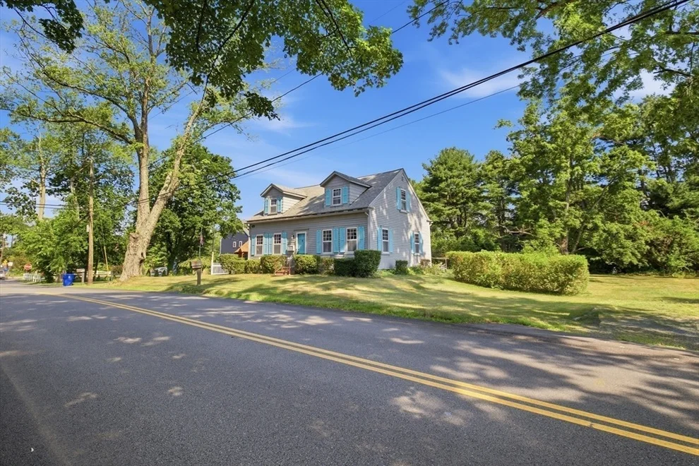 Unit for sale at 989 Cohannet St, Taunton, MA 02780