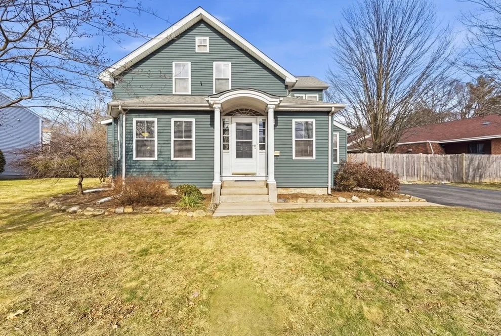 Unit for sale at 589 Smithfield Rd, North Providence, RI 02904