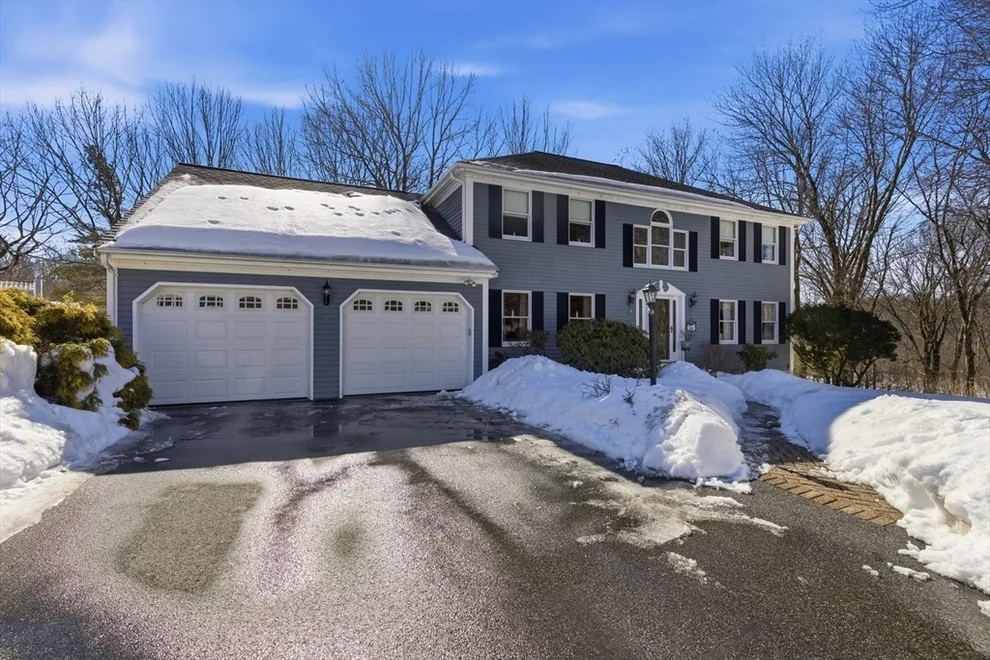 Unit for sale at 194 Sanborn Lane, Reading, MA 01867