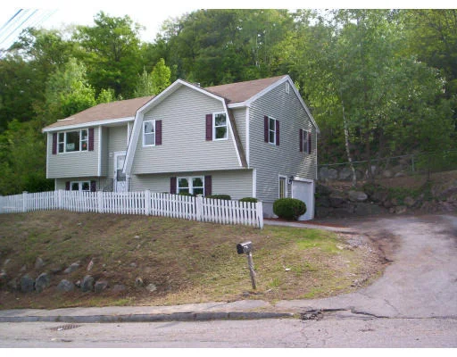 Unit for sale at 45 Blueberry Hillrd, Woburn, MA 01801