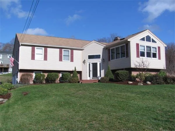 Unit for sale at 6 Dwight St, Franklin, MA 02038