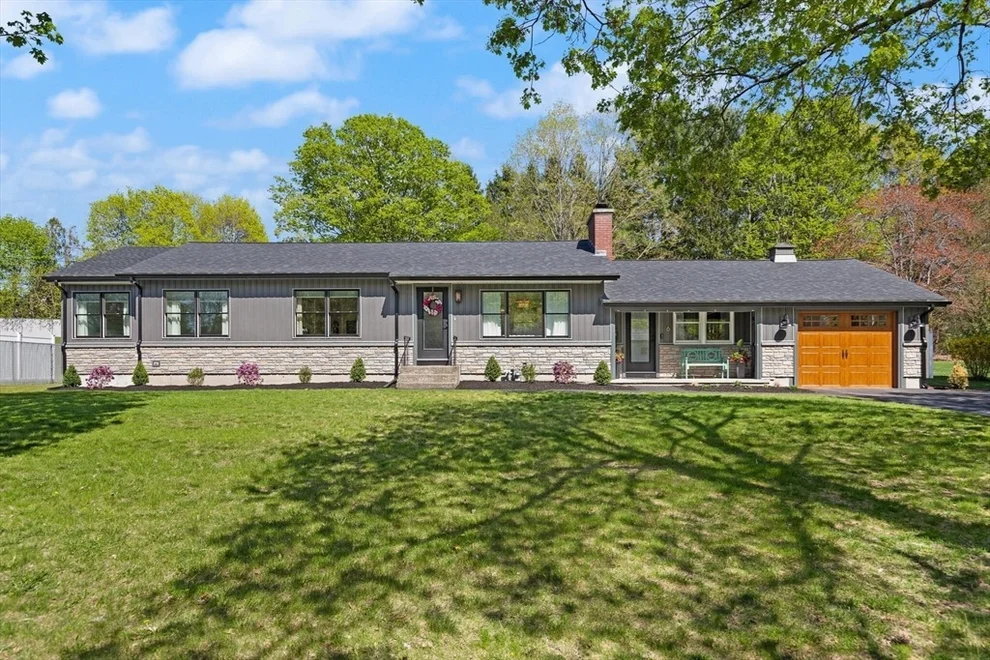 Unit for sale at 6 Gail St, Chelmsford, MA 01824