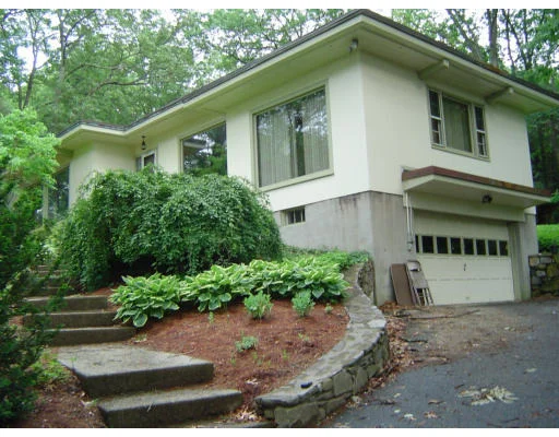 Unit for sale at 305 Singletary Ln, Framingham, MA 01702