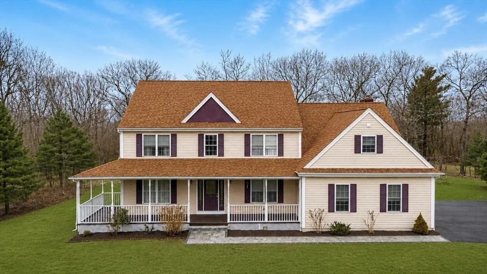 Unit for sale at 226 Tower Hill Rd, Cumberland, RI 02864