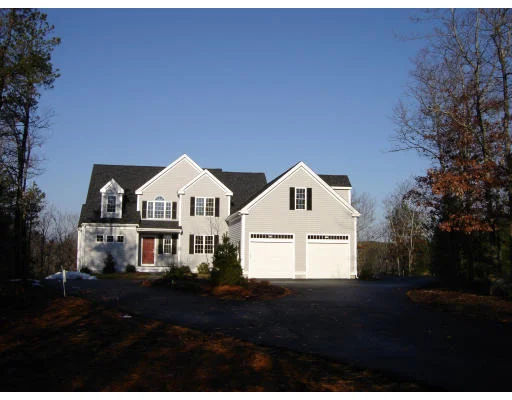 Unit for sale at 11 R Kingfisher Lane, Plymouth, MA 02360