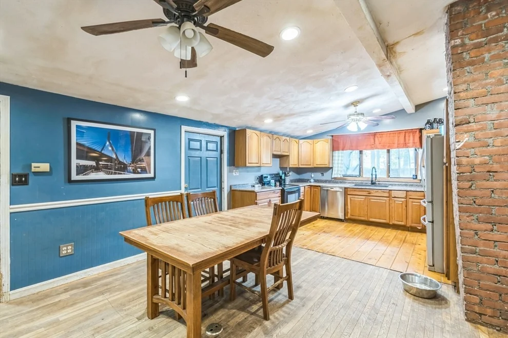 Unit for sale at 9 Braemore Rd, Billerica, MA 01821