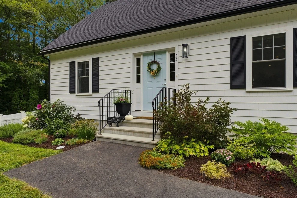 Unit for sale at 24 Locust St, Salisbury, MA 01952