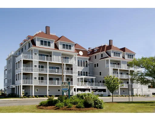 Unit for sale at 233 Beach Rd, Salisbury, MA 01952