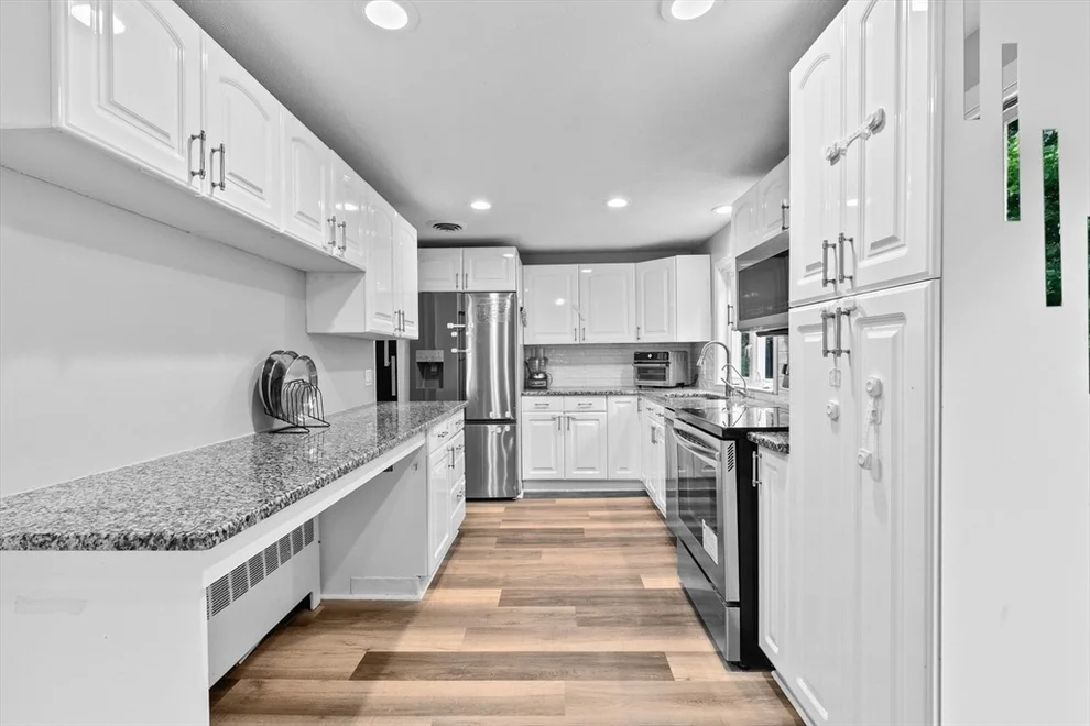 Unit for sale at 15 Leonard Road, Sharon, MA 02067