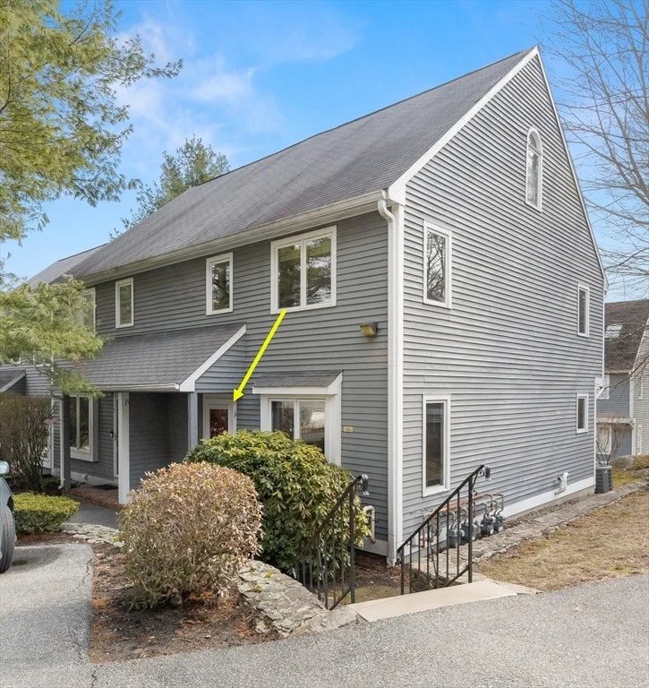 Unit for sale at 11 Country Hill Lane, Haverhill, MA 01832