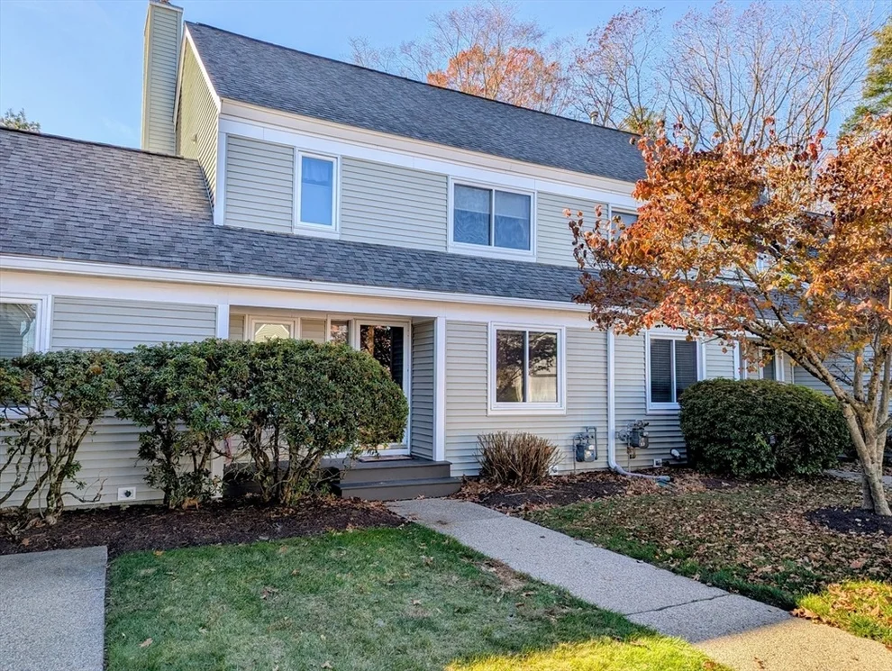 Unit for sale at 33 Stone Ridge Rd, Franklin, MA 02038