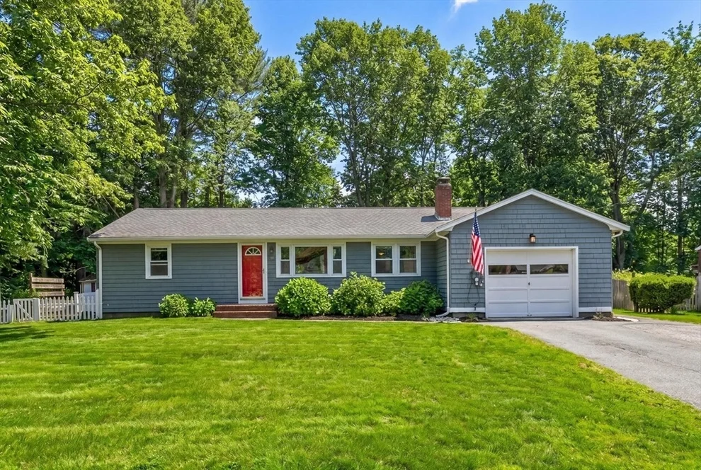 Unit for sale at 38 Mount Vernon St., Middleton, MA 01949